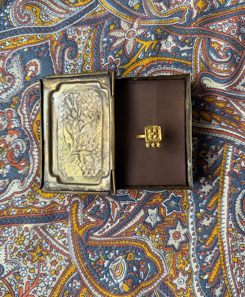 Gul-e Kamelia Ring